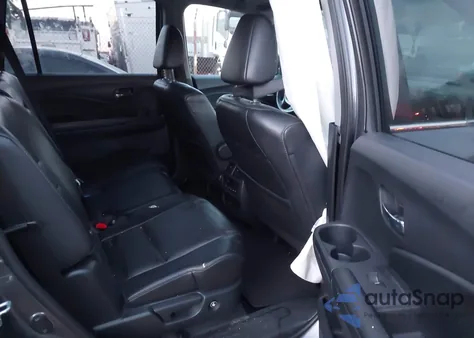 2017 Honda Pilot Ex-L z USA, uszkodzony, nr VIN 5FNYF6H59HB059064